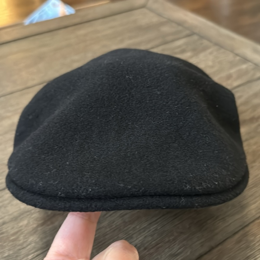 Black wool KANGOL 504 cap